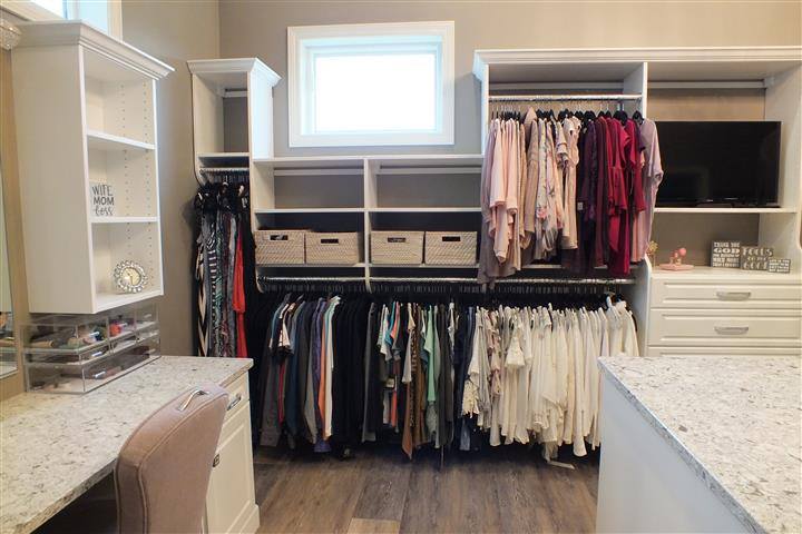Read more about the article Smart Tips for Maximizing Your Closet Space